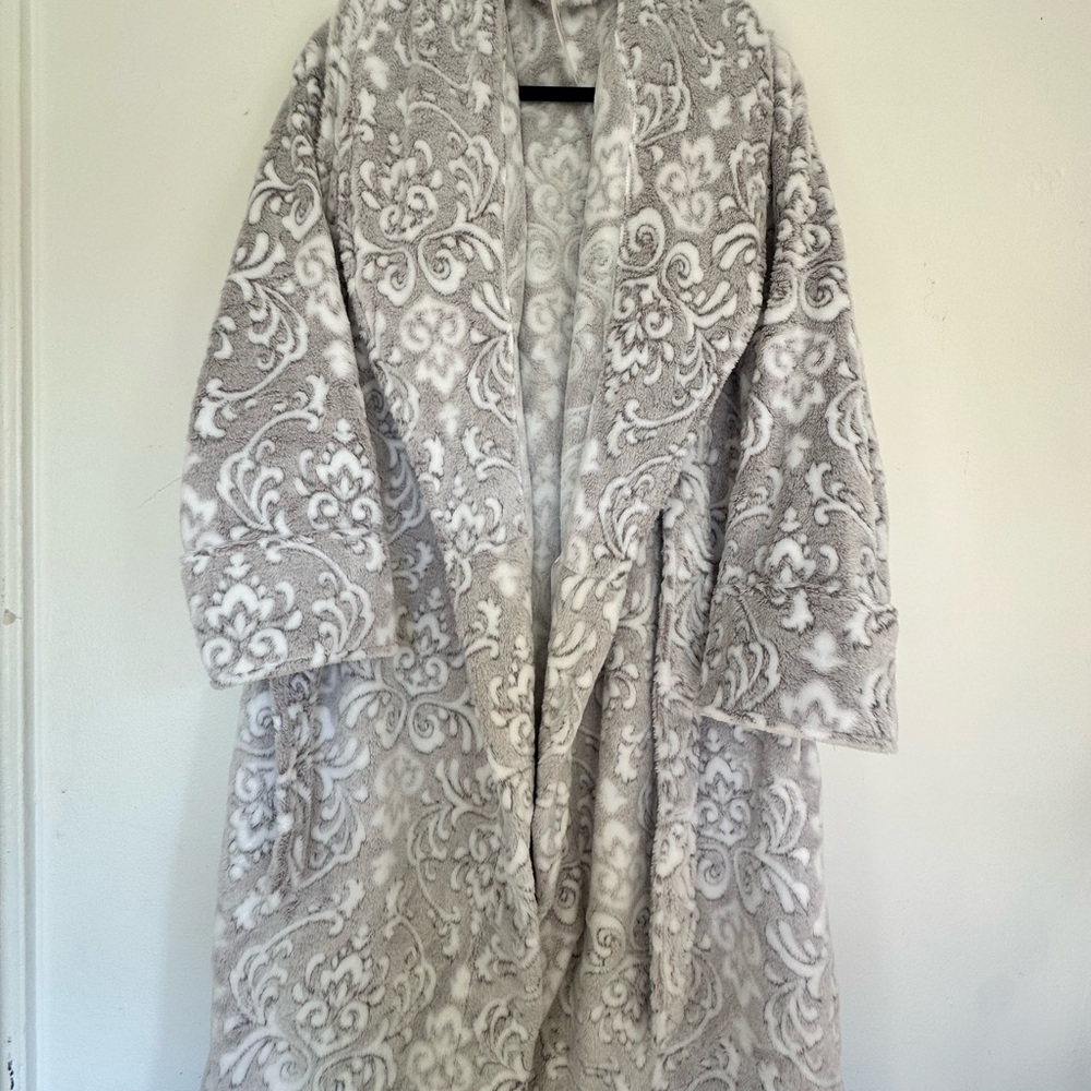 Berkshire Soft Gray Patterned Women's Robe